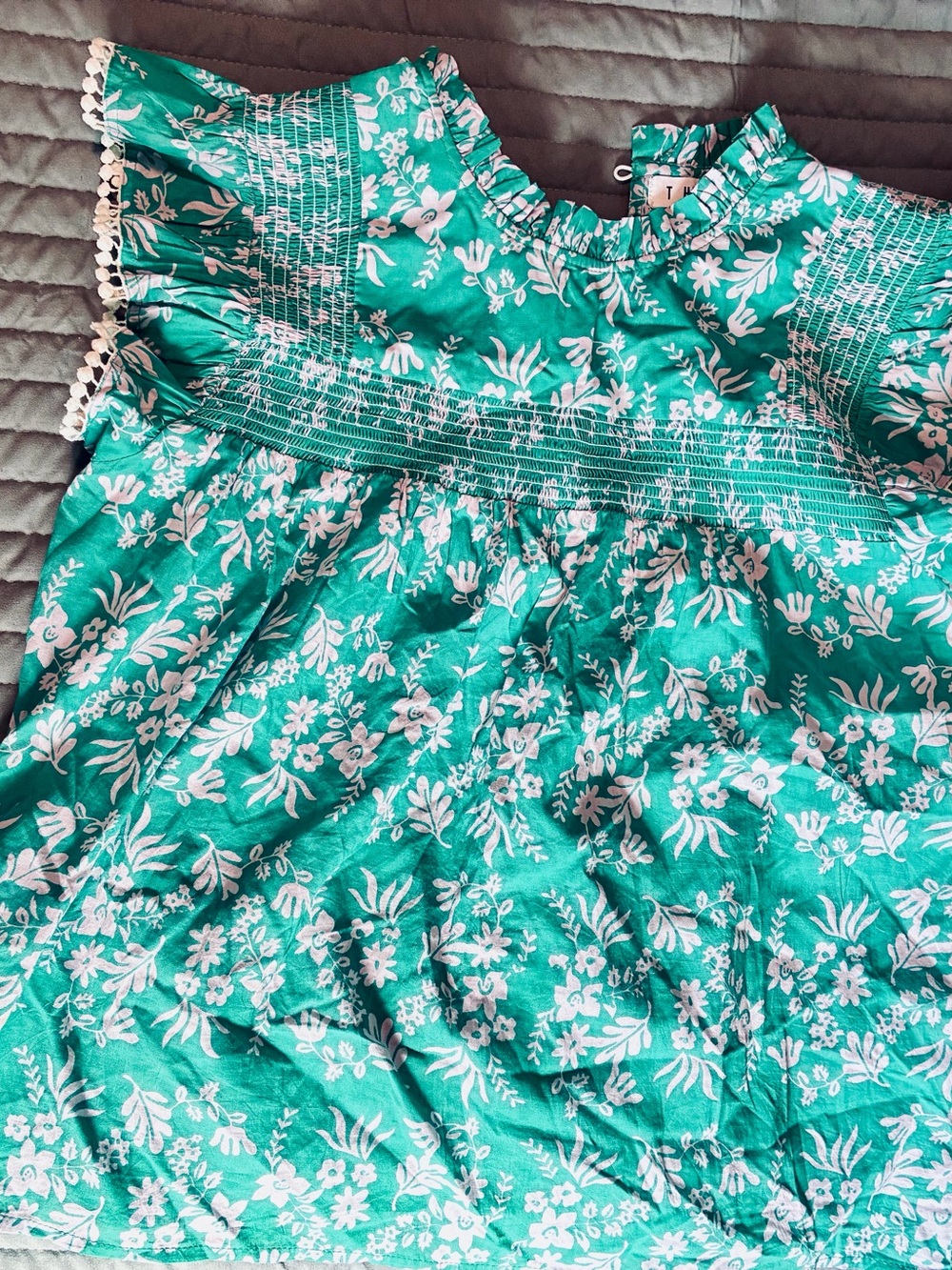THML teal and white top